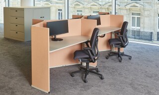 Individuele werkplekken met ergonomisch bureaustoelen